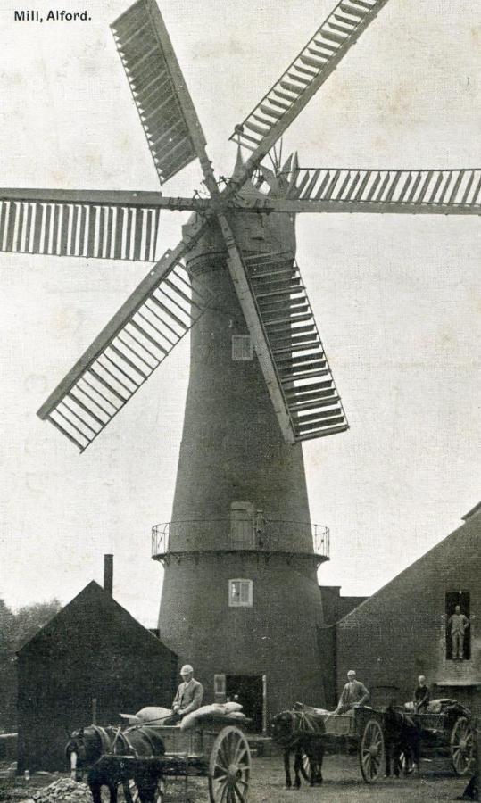The Windmill Hotel Алфорд Экстерьер фото