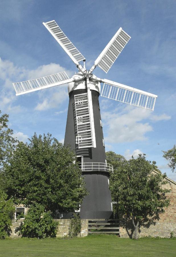 The Windmill Hotel Алфорд Экстерьер фото