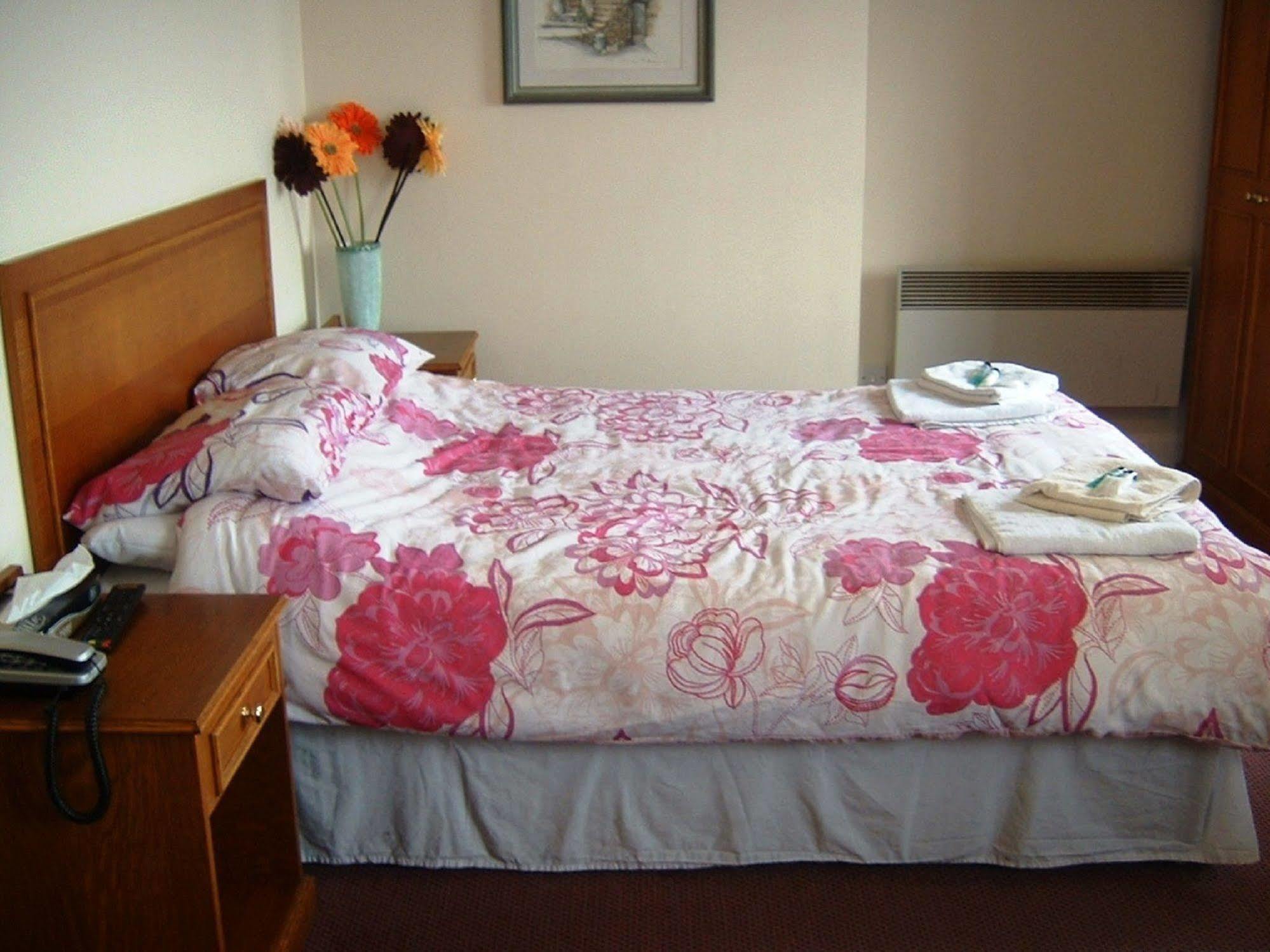 The Windmill Hotel Алфорд Экстерьер фото