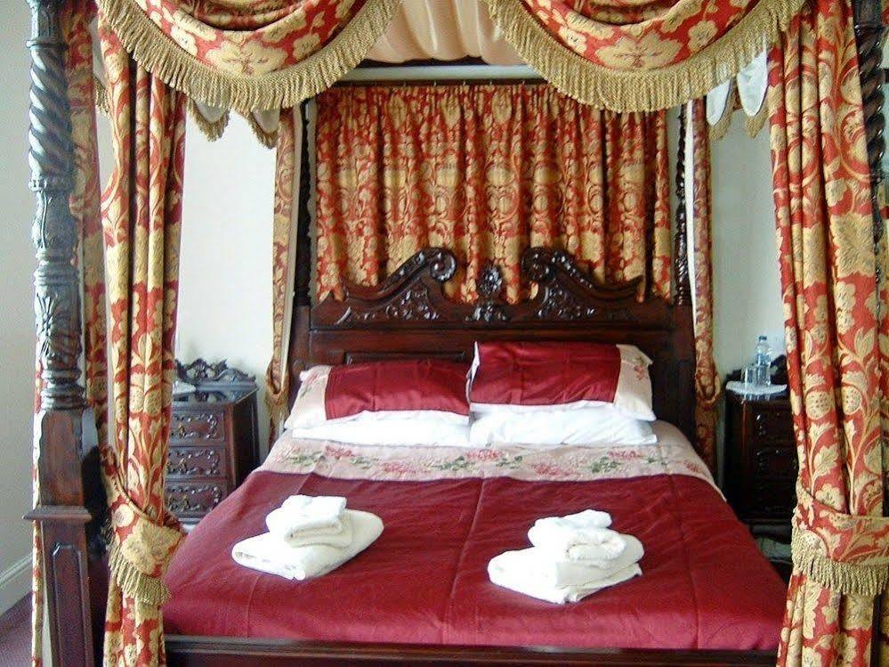 The Windmill Hotel Алфорд Экстерьер фото